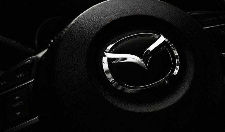 Volant d'une voiture Mazda