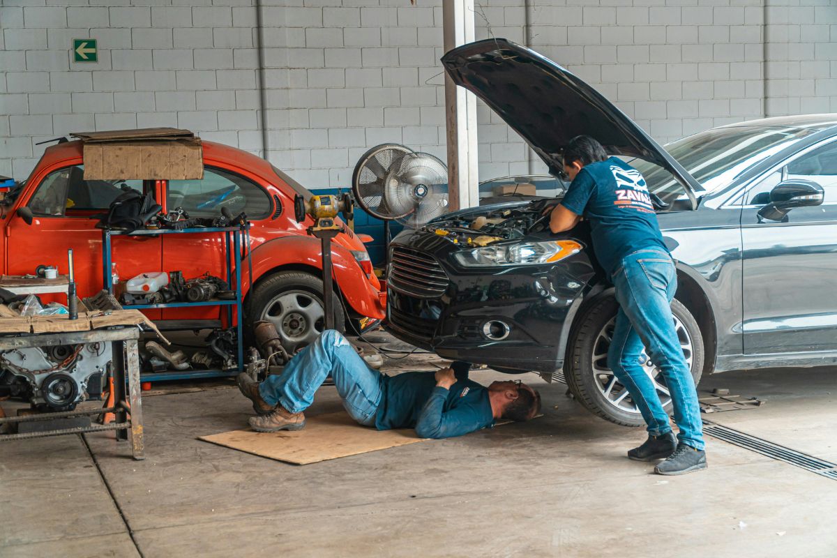 Réparation de voiture en cour s
